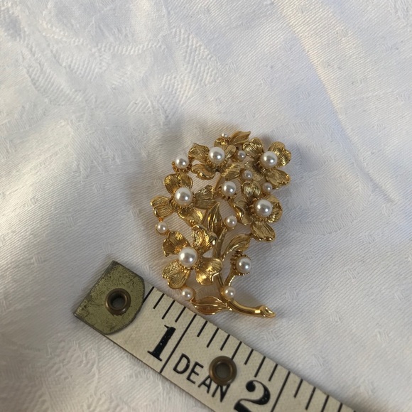 Vintage Gold and Pearl Brooch - Picture 8 of 9